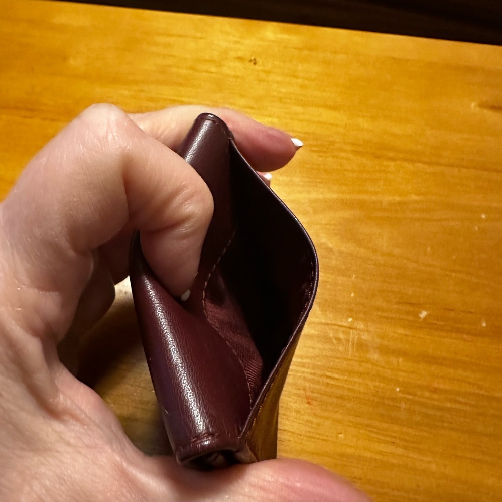 Cartier Signature Bordeaux Leather Coin Pouch with Gold Hardware - Picture 3 of 7